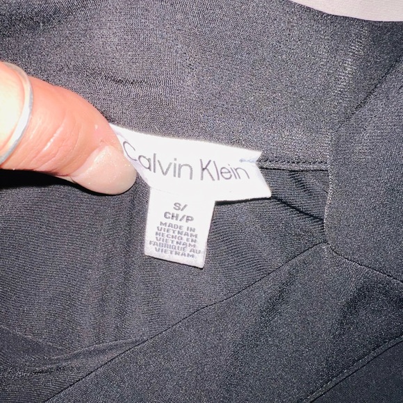 Calvin Klein top - Picture 2 of 3